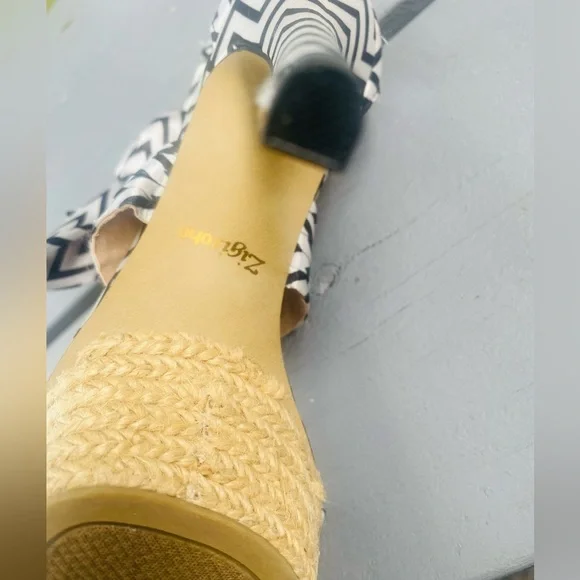 Zigi Soho Women's Black and White Sandals S/7 - Picture 6 of 16